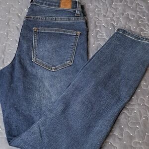 Ellen Tracy Serene jeans size 4